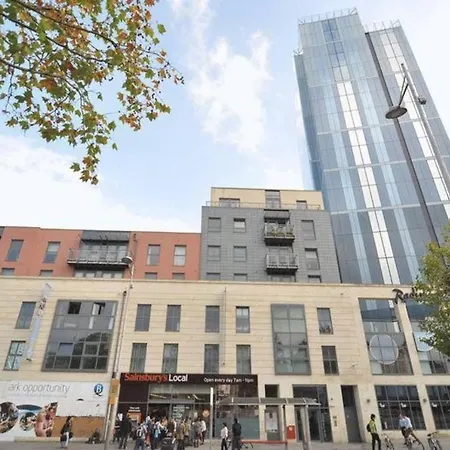 City Centre One Bedroom Apartment- Hopewell * Bristol
